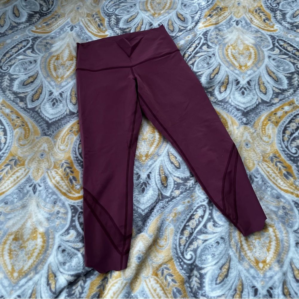 Lululemon wunder under 23" scallop hem leggings size 12